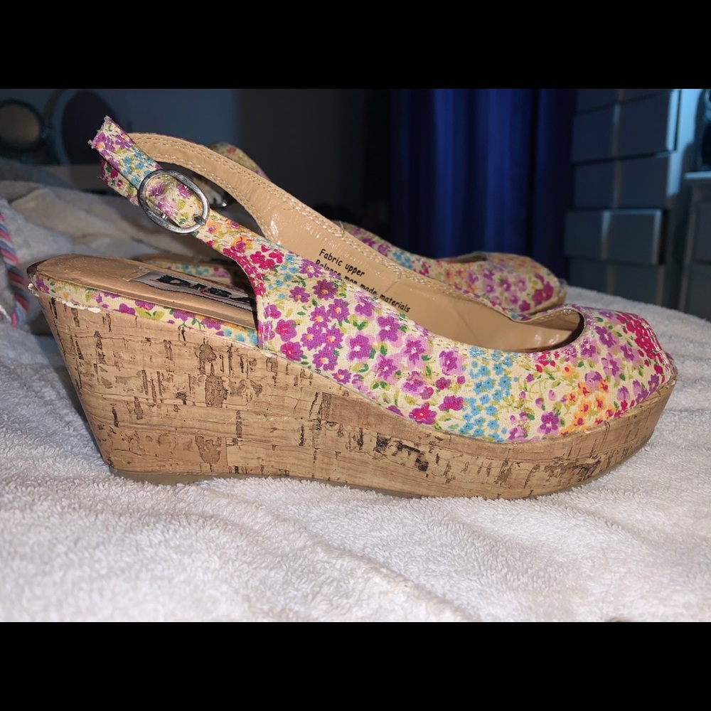 Floral Wedges 🌺